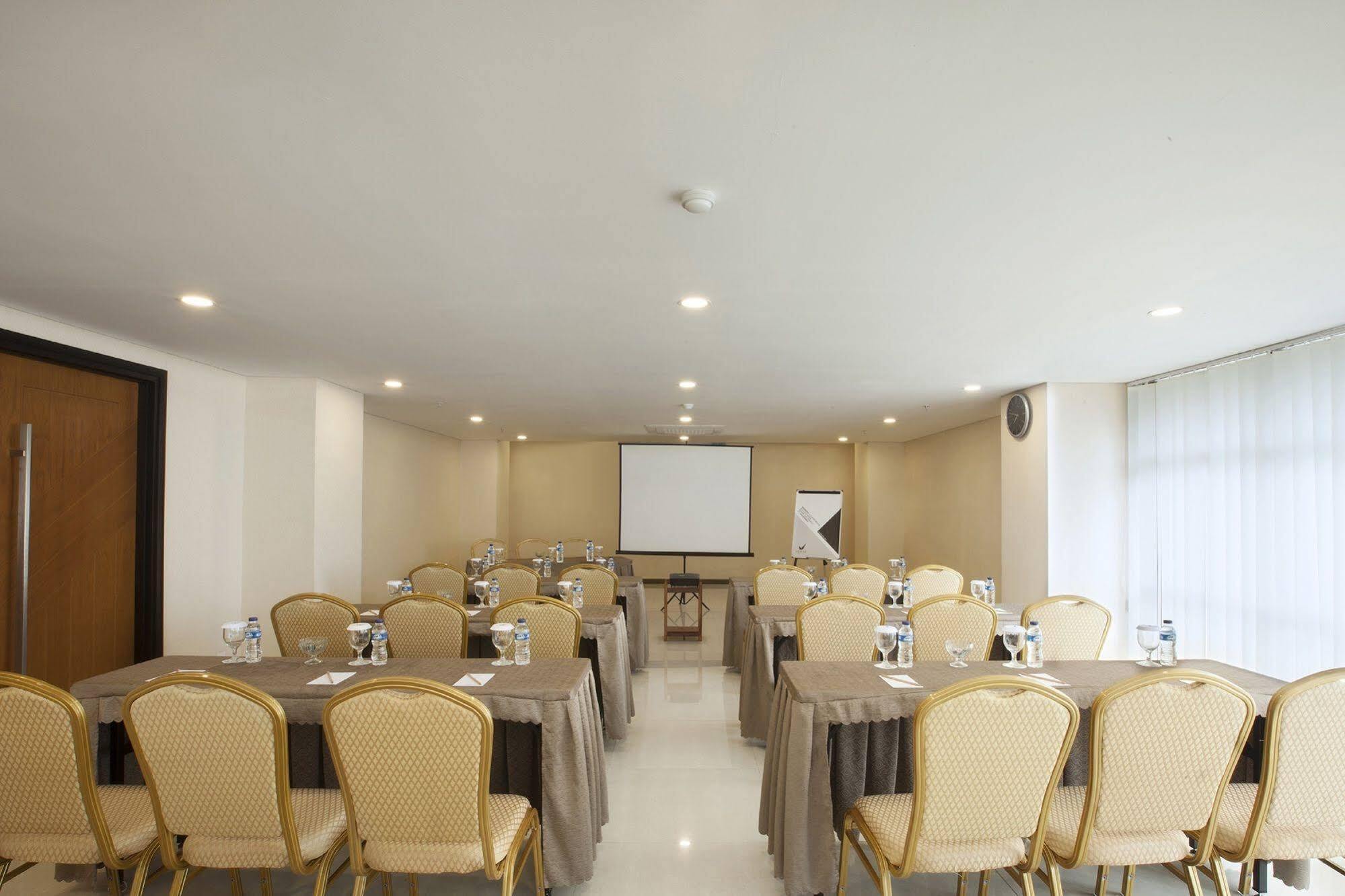 Verse Hotel Cirebon Exteriér fotografie